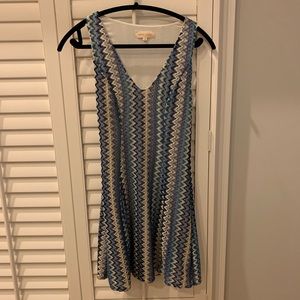 Fun Midi dress w/stretch, Zig Zag pattern!